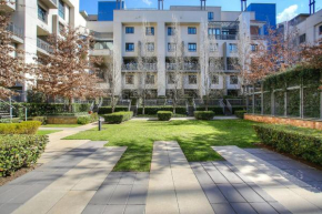 Melrose Arch Luxury Apartment - WITH GENERATOR